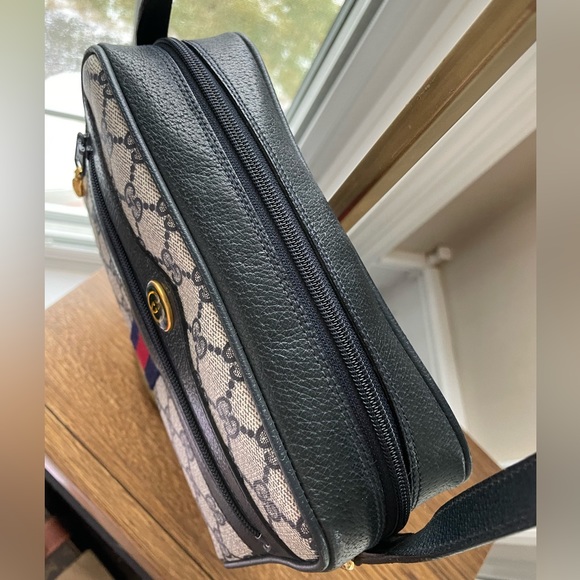 💕Vintage Gucci Crossbody - Picture 3 of 14
